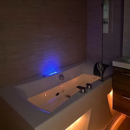 Loveroom Adults Only Jacuzzi Vieille Apartment Annecy