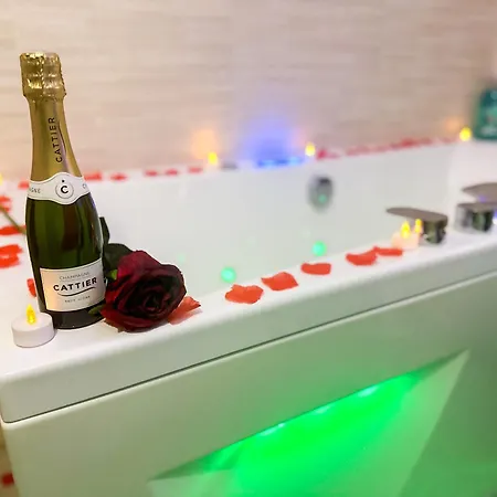 Loveroom Adults Only Jacuzzi Vieille Apartment
