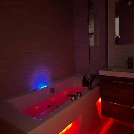 Loveroom Adults Only Jacuzzi Vieille